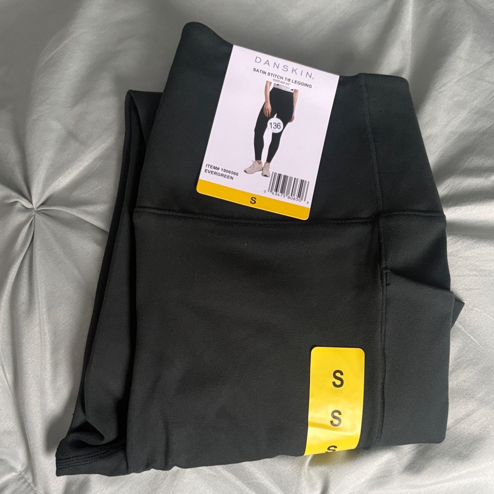 Danskin Evergreen Leggings